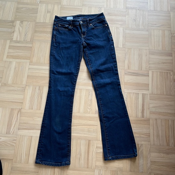 Gorgeous Gap low rise 2012 Sexy Boot jeans. Size 25/0, Dark rinse,29.5“ inseam. - Picture 1 of 5